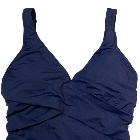 Tommy Bahama Pearl Floating Underwire Scoop One Piece - Picture 6 of 14